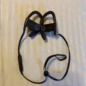 Power beats 3 Bluetooth earbuds